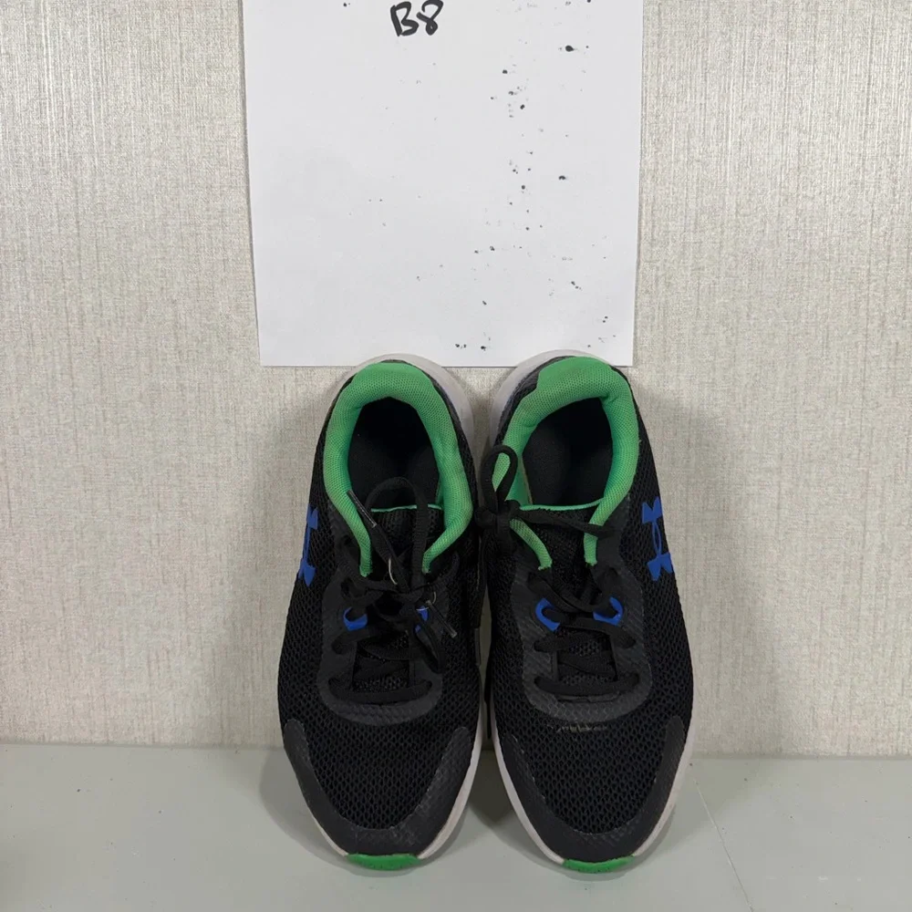 Under Armour‎ Kids Black and Blue Sneakers